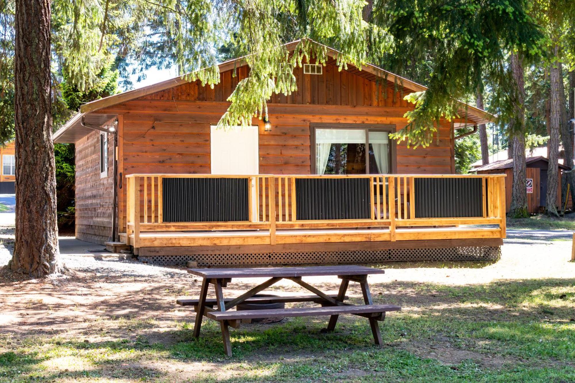 Riverbend Cottage & Rv Resort Parksville Eksteriør bilde